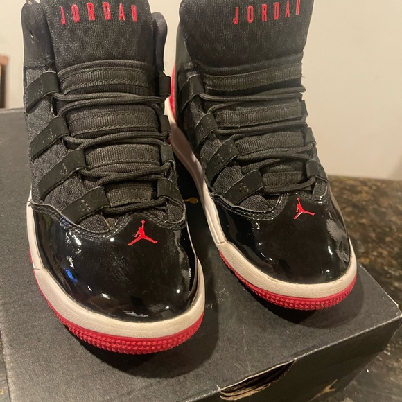 Kids size 13 Retro - Picture 2 of 3